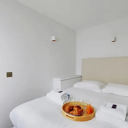 Apartment Cmg Saint Honore / Madeleine Paris
