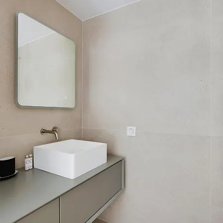 Apartment Cmg Saint Honore / Madeleine Paris